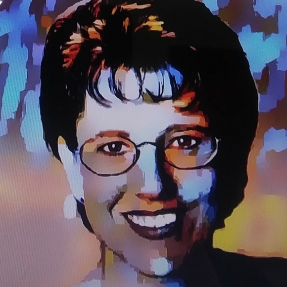 Meet your Posher, Ellen - Picture 2 of 2